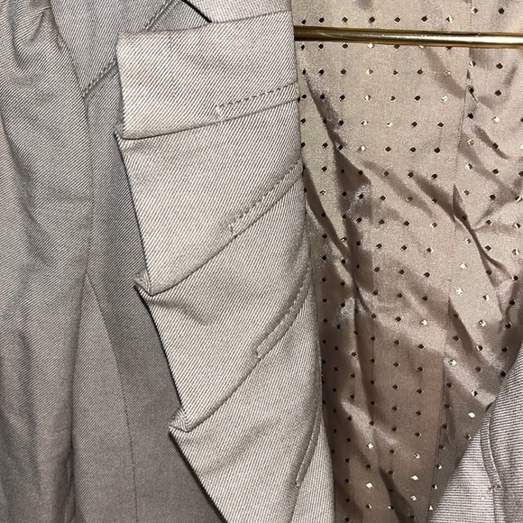 Blazer - Picture 3 of 5